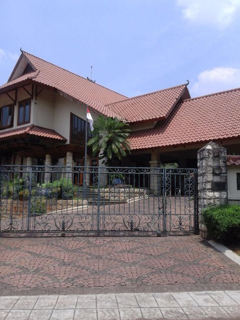 Rumah Pondok Indah Luas 2647 M2 Ada Paviliun, Gallery. Asri dan Nyaman