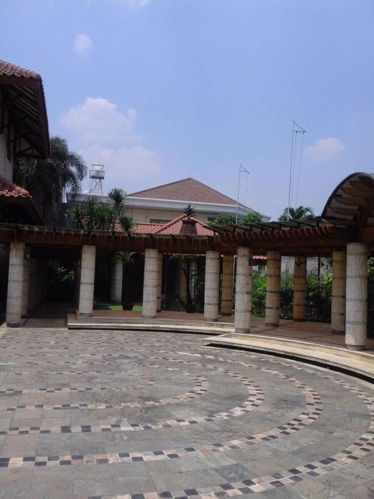 Rumah Pondok Indah Luas 2647 M2 Ada Paviliun, Gallery. Asri dan Nyaman