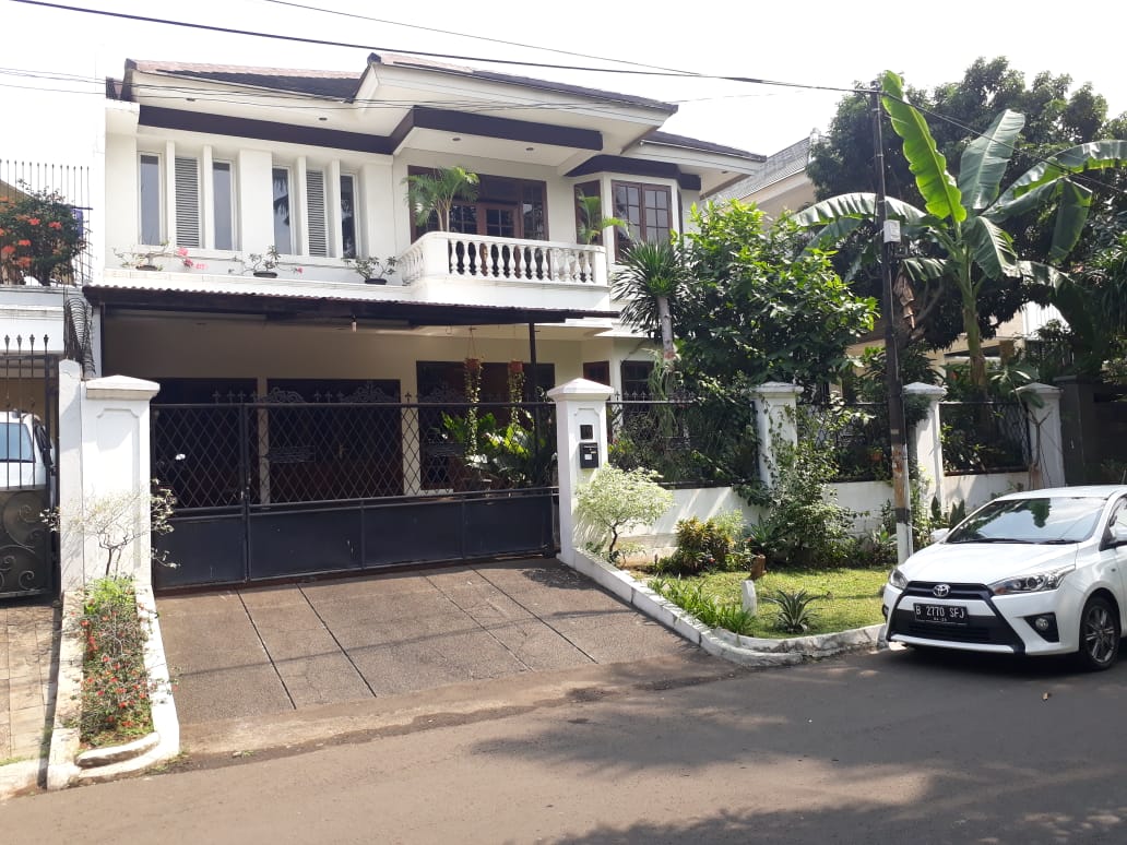 Rumah 2 Lantai di Pondok Indah