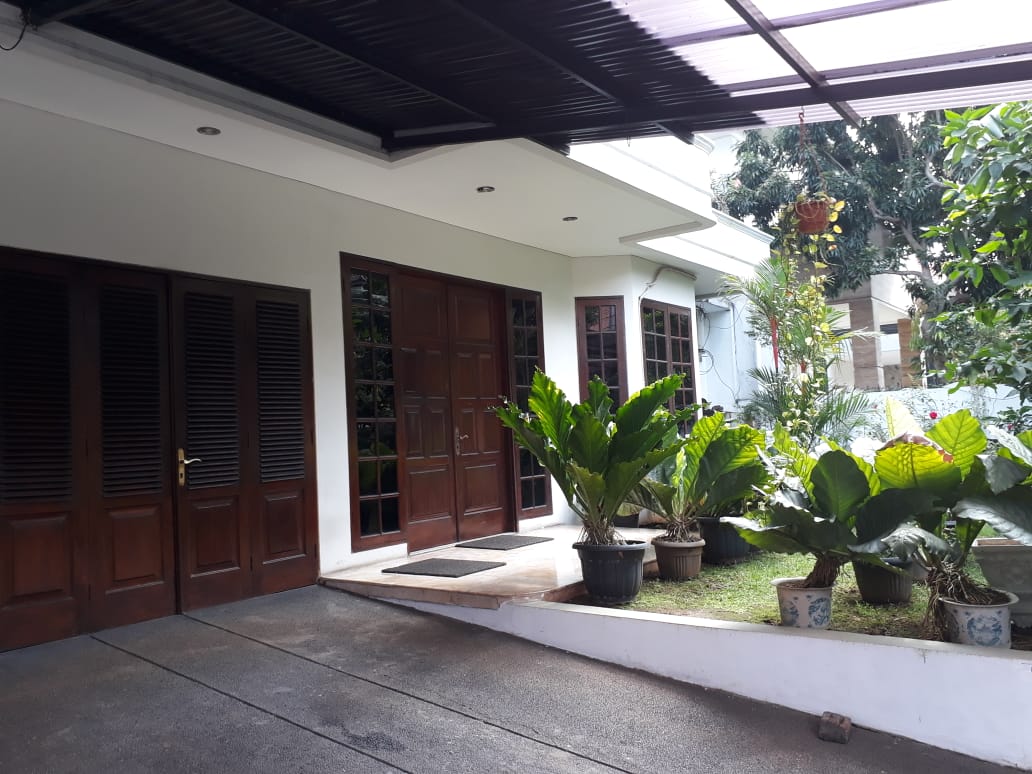 Rumah 2 Lantai di Pondok Indah