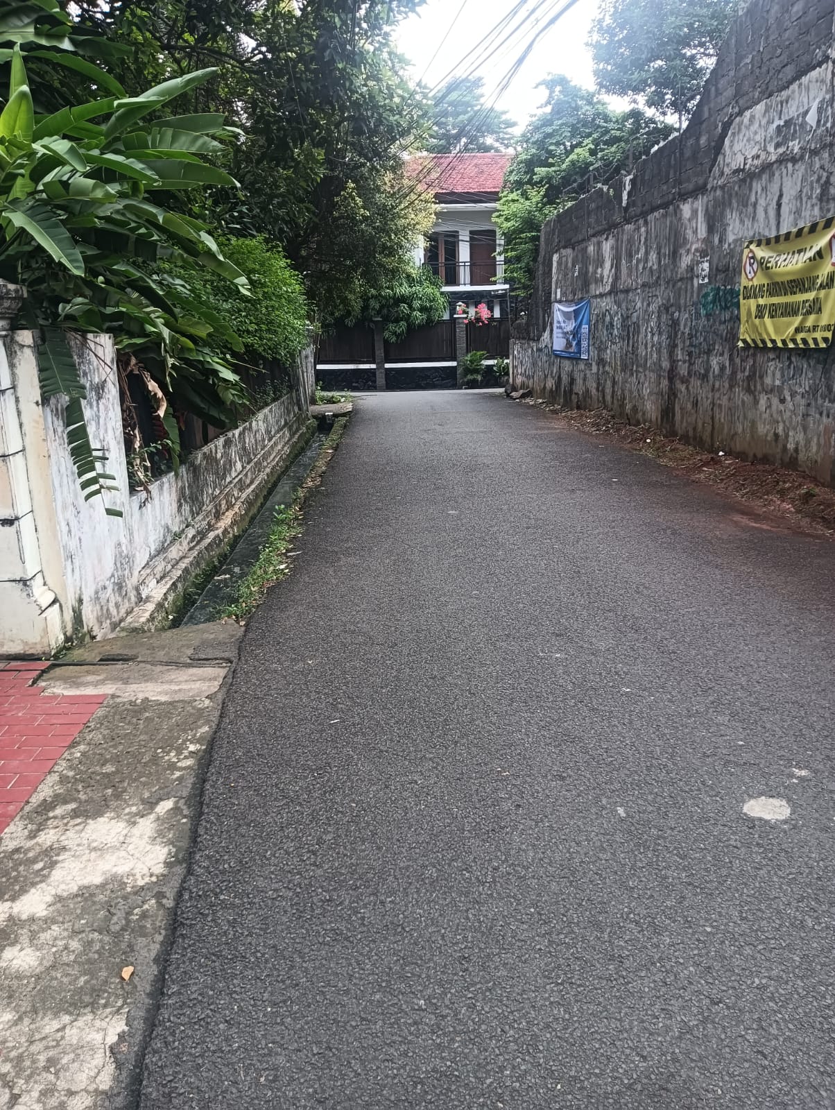 Rumah Tua  Hitung Tanah, Hoek, Bebas Banjir, Jalan 2 Mobil