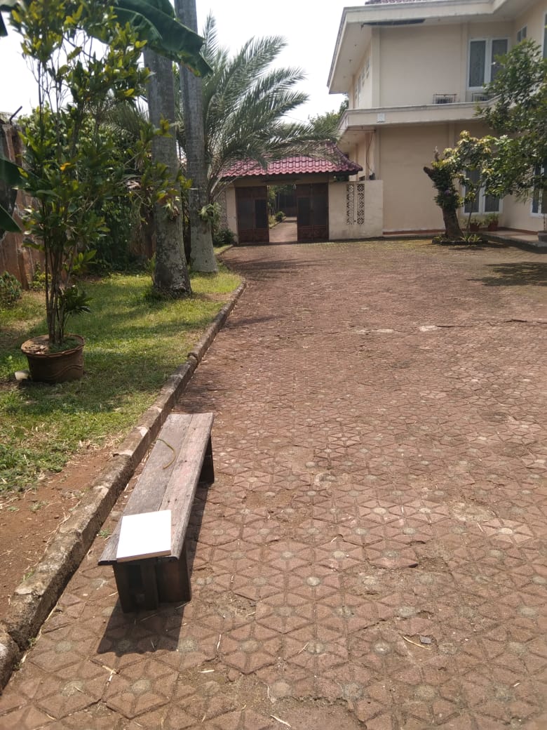 Ada 2 Bangunan, Bangunan Utama dan Guesthouse, Tanah Luas