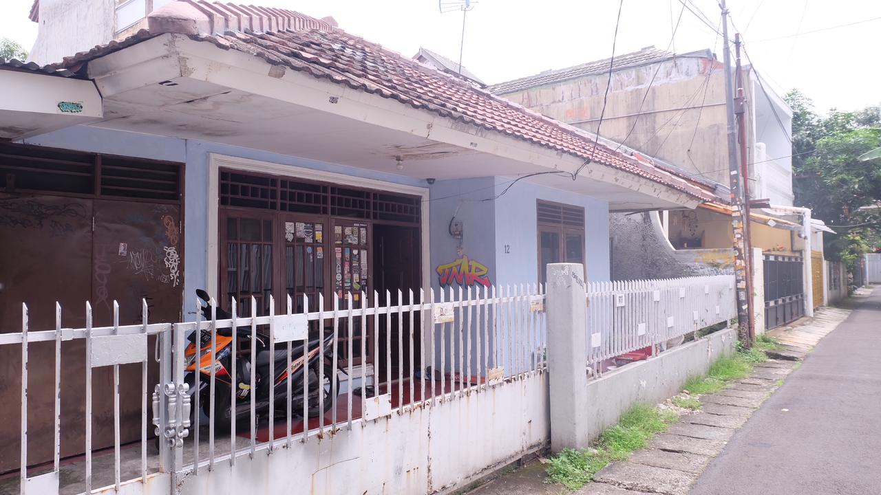 Rumah Tua di Tebet, Jalan 1 Mobil, 1 Lantai