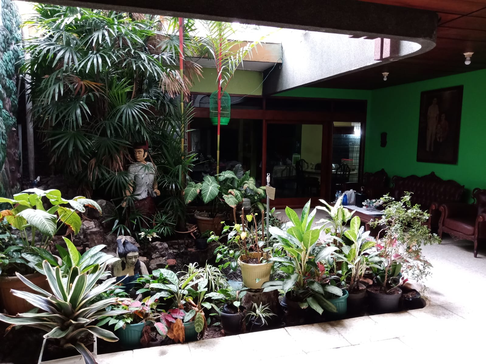 Rumah 2 Lantai di Buncit Raya, Halaman Luas