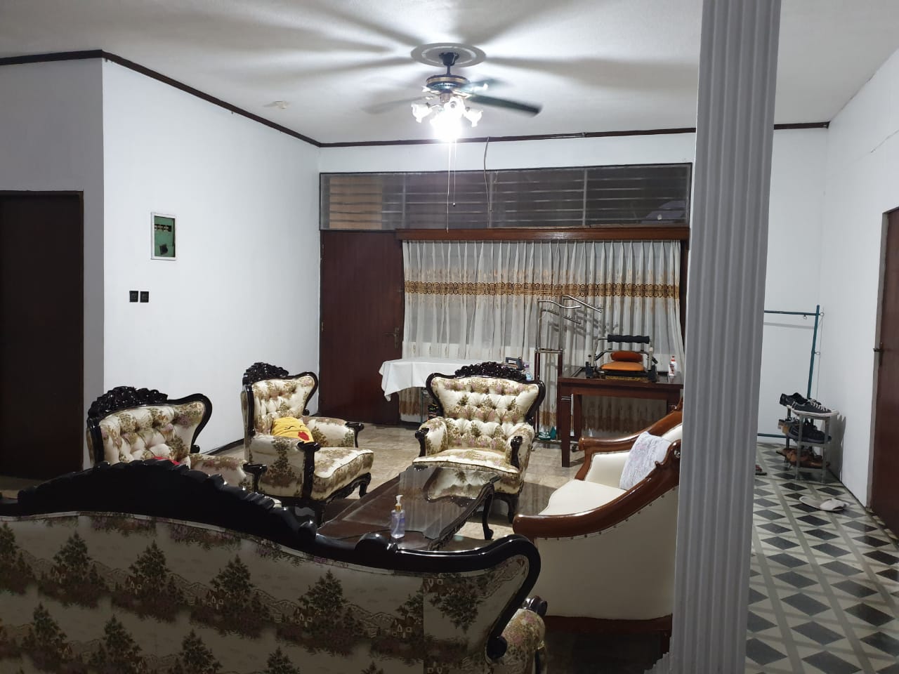 Rumah Cantik 2 Lantai di Bendungan Hilir