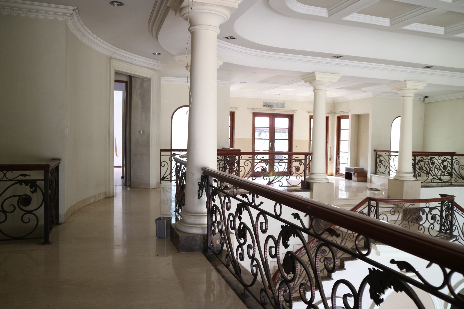 Rumah di Patra Kuninga, Dekat Rasuna Said dan Kantor Dubes