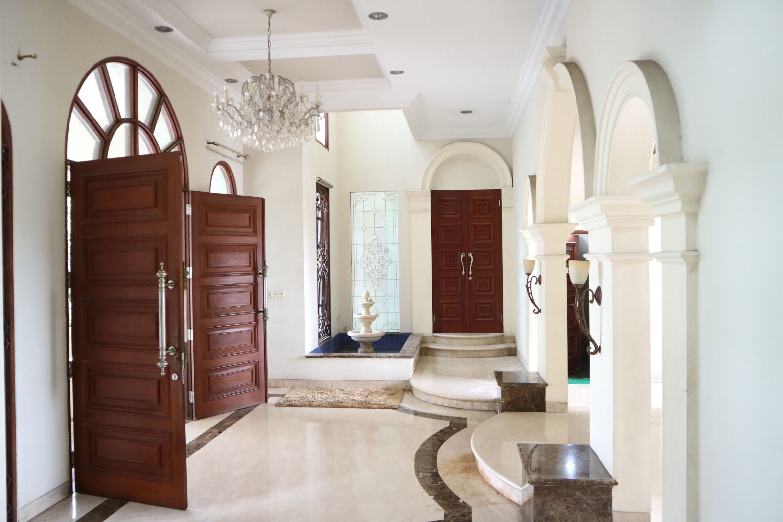 Rumah di Patra Kuninga, Dekat Rasuna Said dan Kantor Dubes