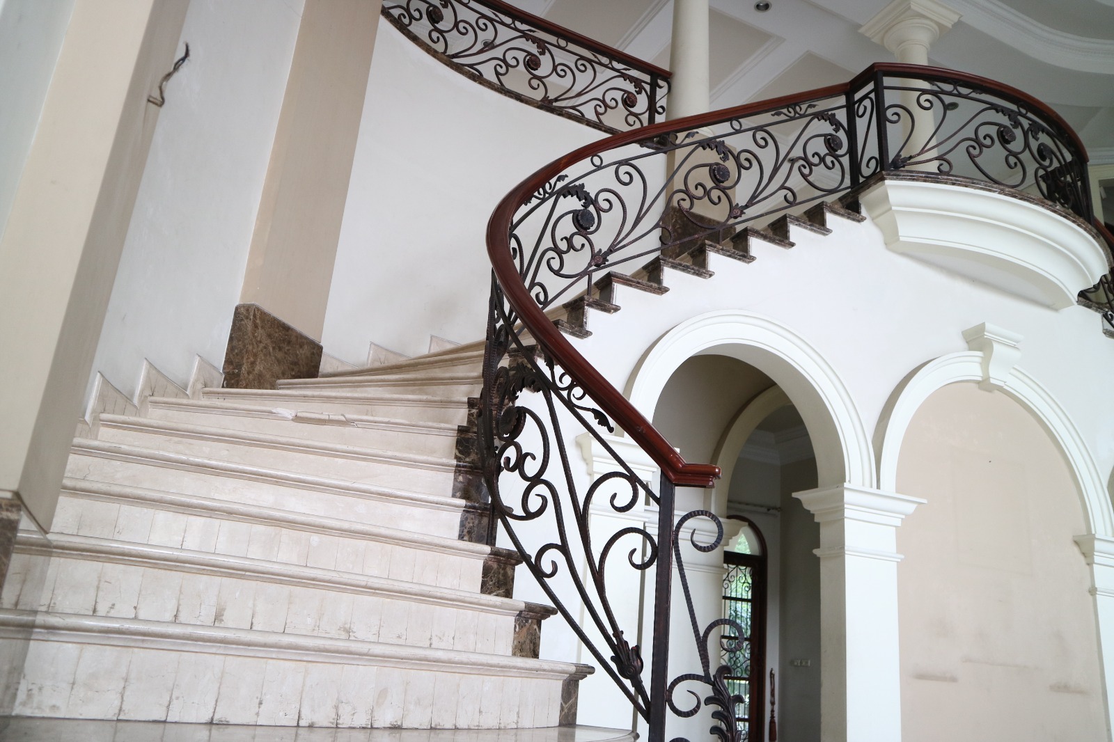 Rumah di Patra Kuninga, Dekat Rasuna Said dan Kantor Dubes