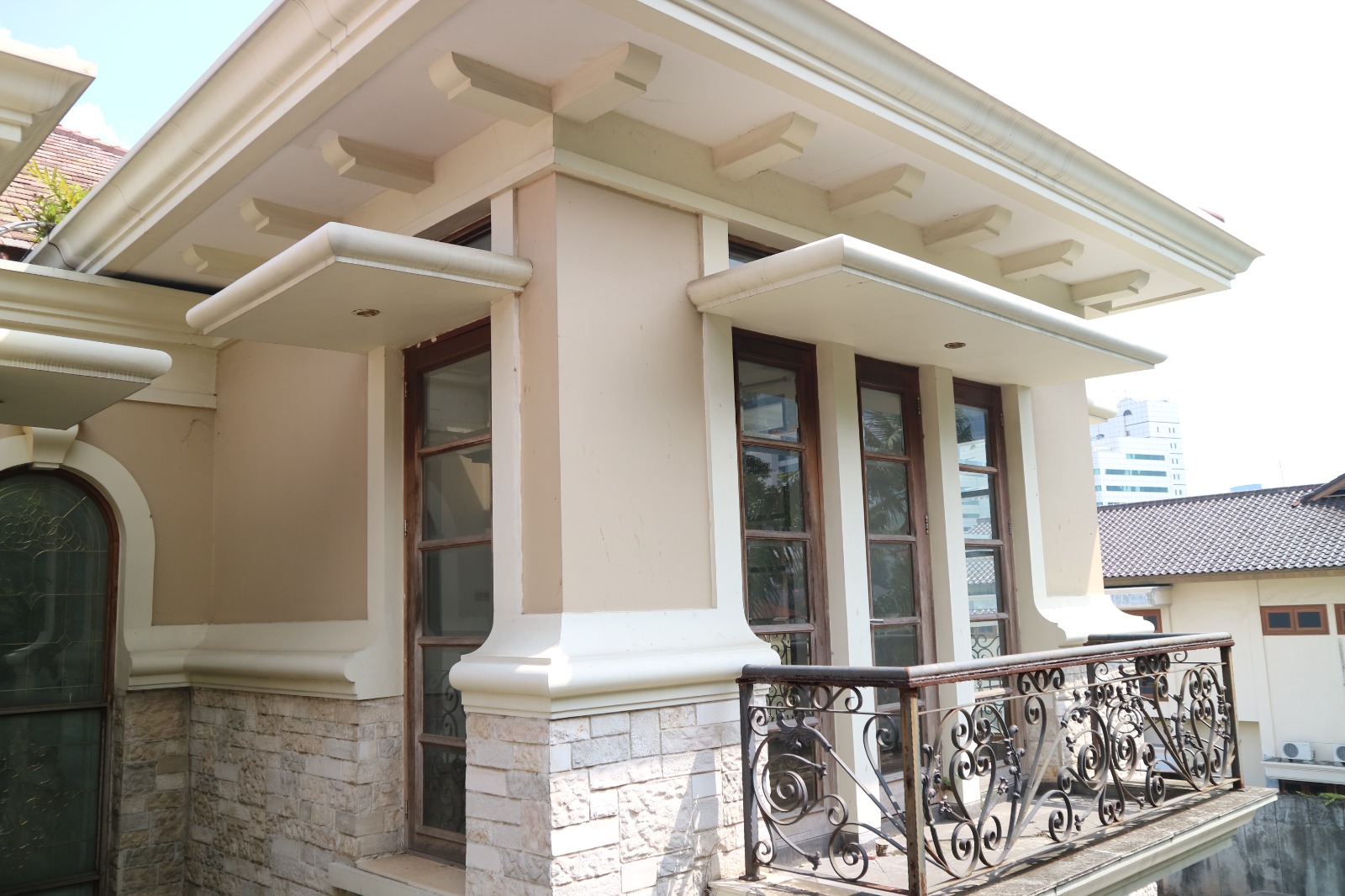 Rumah di Patra Kuninga, Dekat Rasuna Said dan Kantor Dubes