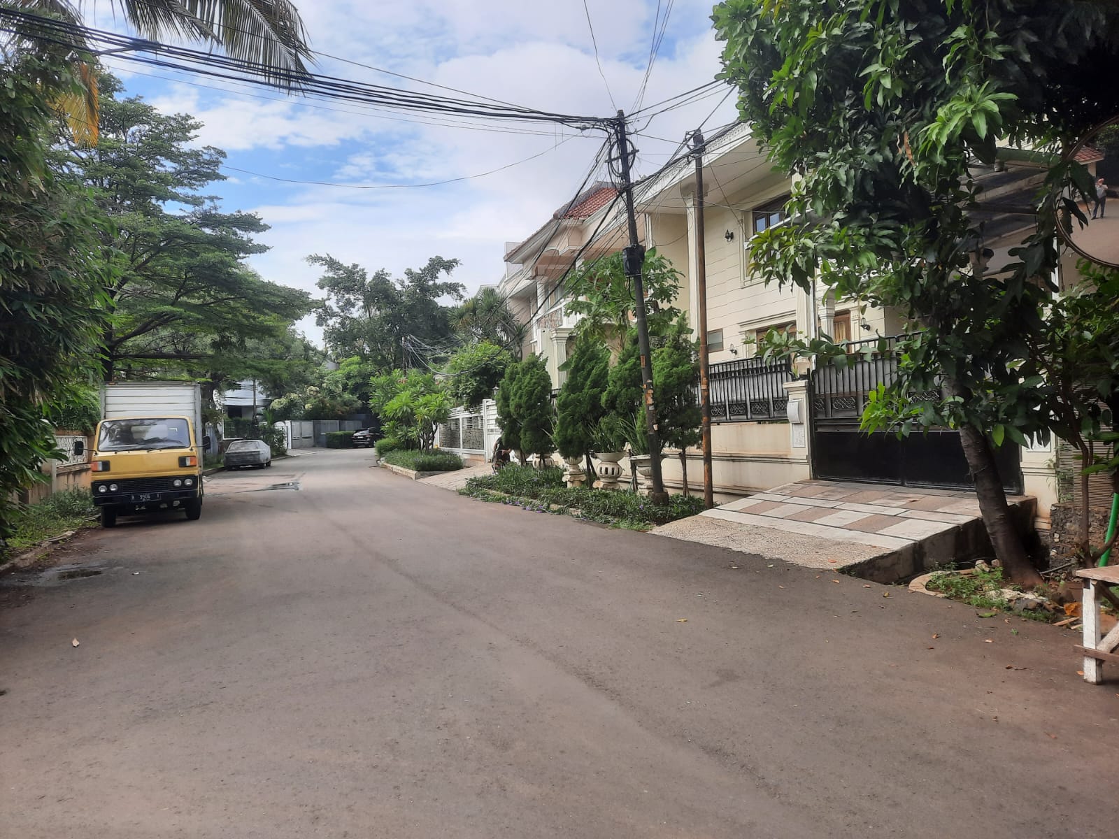 Rumah di Permata Hijau, Hadap Timur, 2 Lantai, 4 Kamar Tidur