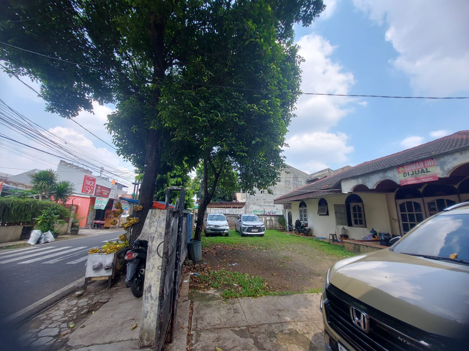 Rumah Lama di Petukangan, Akses Jalan Raya, Dilewati Jaklingko Lebak Bulus