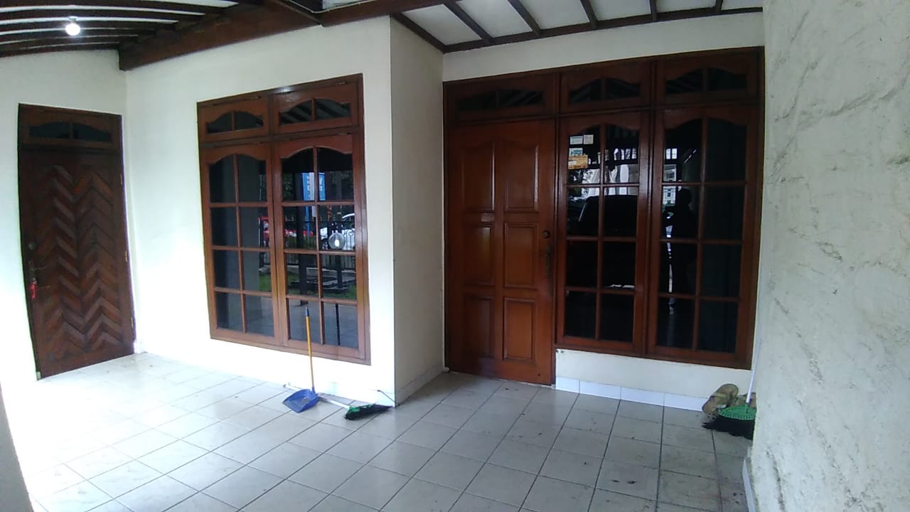 Rumah 1 Lantai Dengan Paviliun Area Gandaria Kebayoran Baru