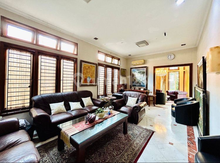 Rumah Mewah 2 Lantai dengan tambahan 4KT kost, Lokasi Senopati