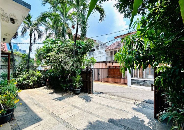 Rumah Mewah 2 Lantai dengan tambahan 4KT kost, Lokasi Senopati