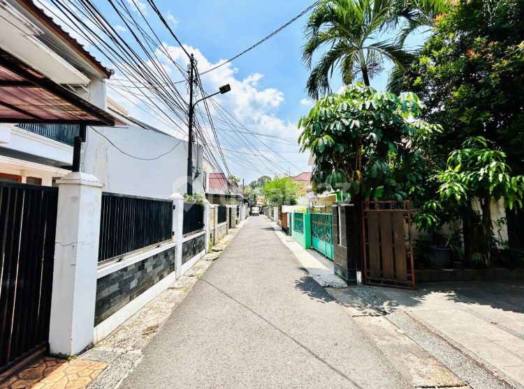 Rumah Mewah 2 Lantai dengan tambahan 4KT kost, Lokasi Senopati