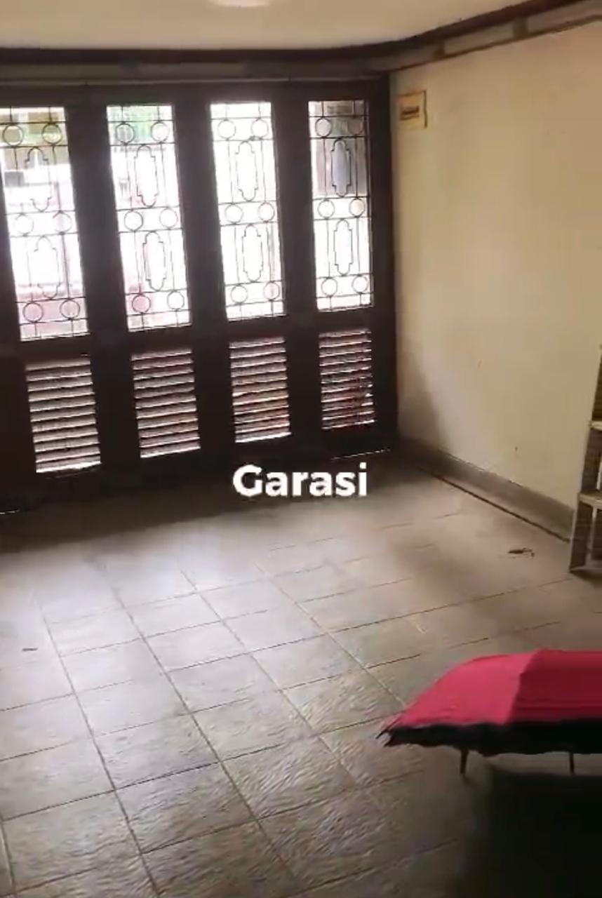 Rumah 2 Lantai di Petogogan, Ada Studio Music dan Taman