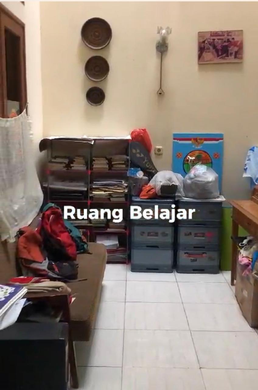 Rumah 2 Lantai di Petogogan, Ada Studio Music dan Taman