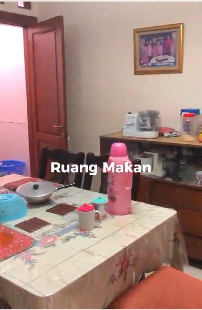 Rumah 2 Lantai di Petogogan, Ada Studio Music dan Taman