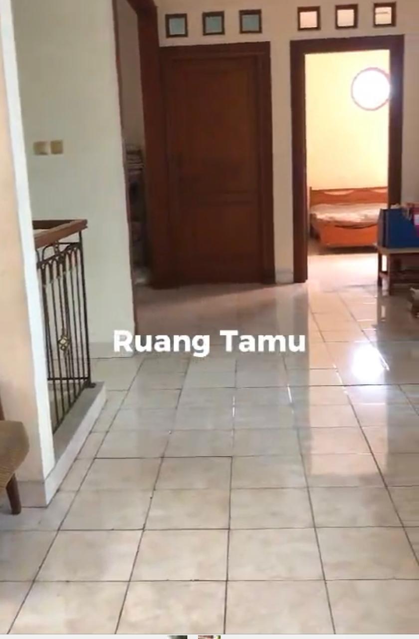 Rumah 2 Lantai di Petogogan, Ada Studio Music dan Taman