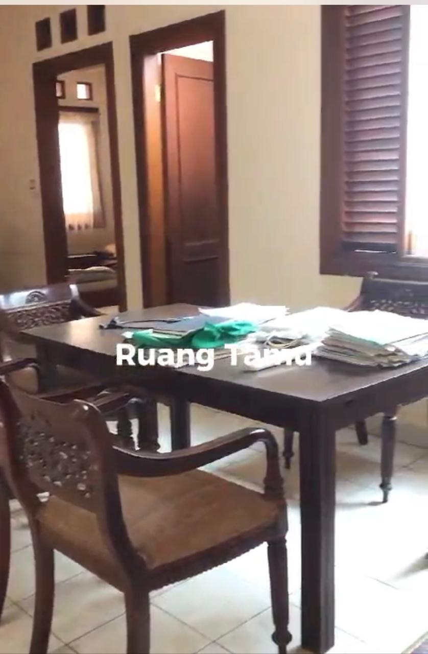 Rumah 2 Lantai di Petogogan, Ada Studio Music dan Taman