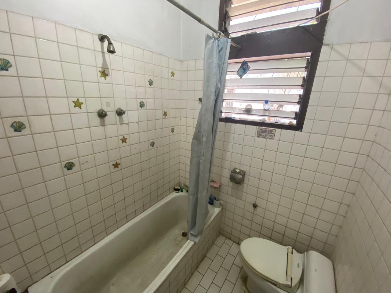 Jual Rumah Hitung Tanah Area Kyai Maja - Rumah Pojok, Lingkungan Tenang, Jalan 2 Mobil