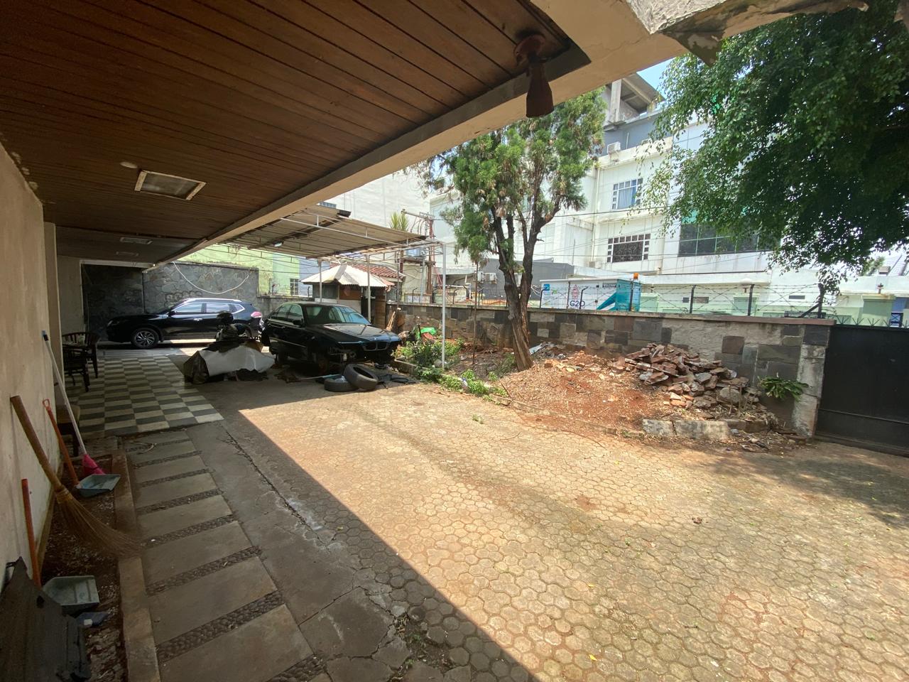 Jual Rumah Hitung Tanah Area Kyai Maja - Rumah Pojok, Lingkungan Tenang, Jalan 2 Mobil