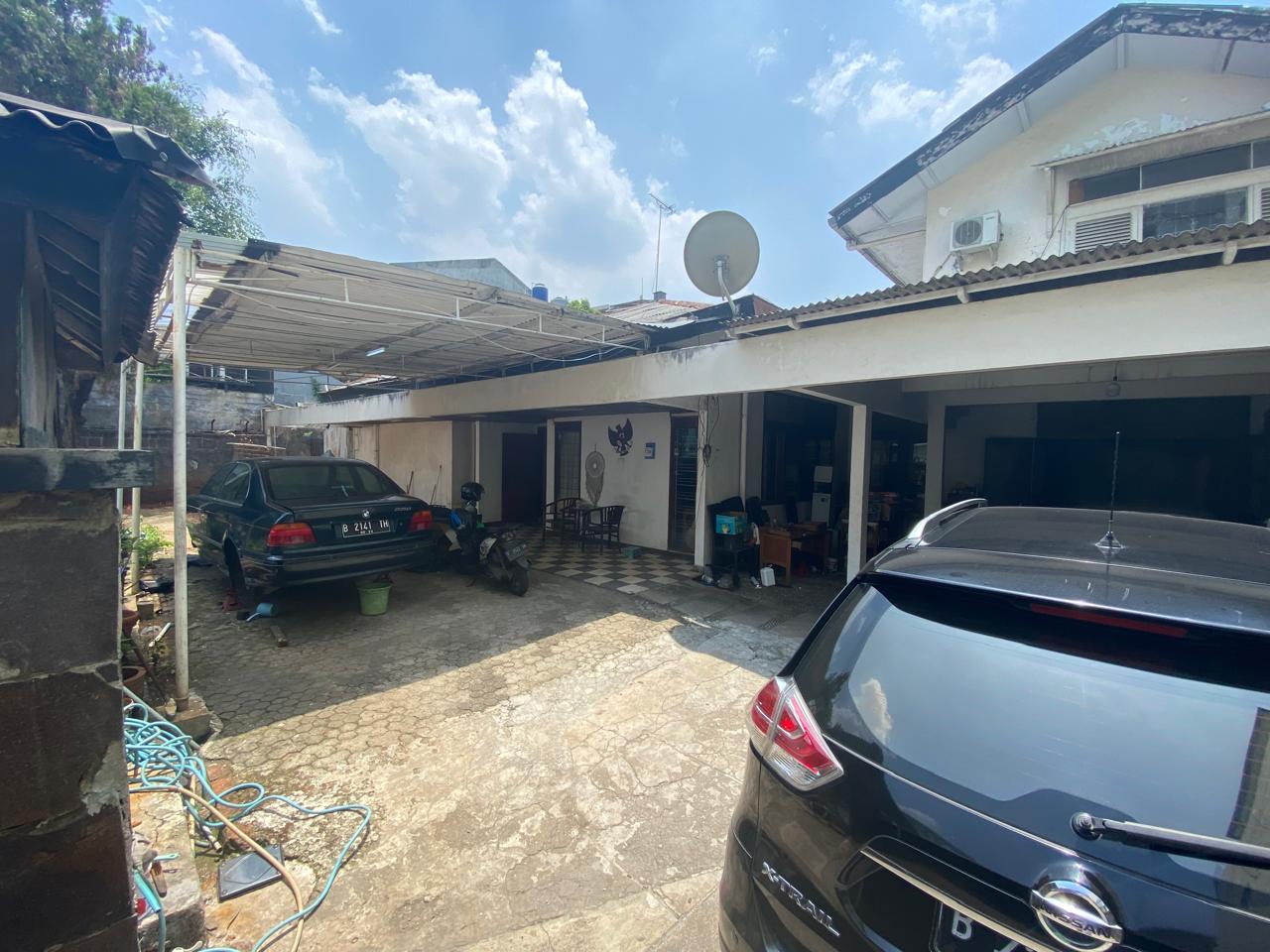 Jual Rumah Hitung Tanah Area Kyai Maja - Rumah Pojok, Lingkungan Tenang, Jalan 2 Mobil