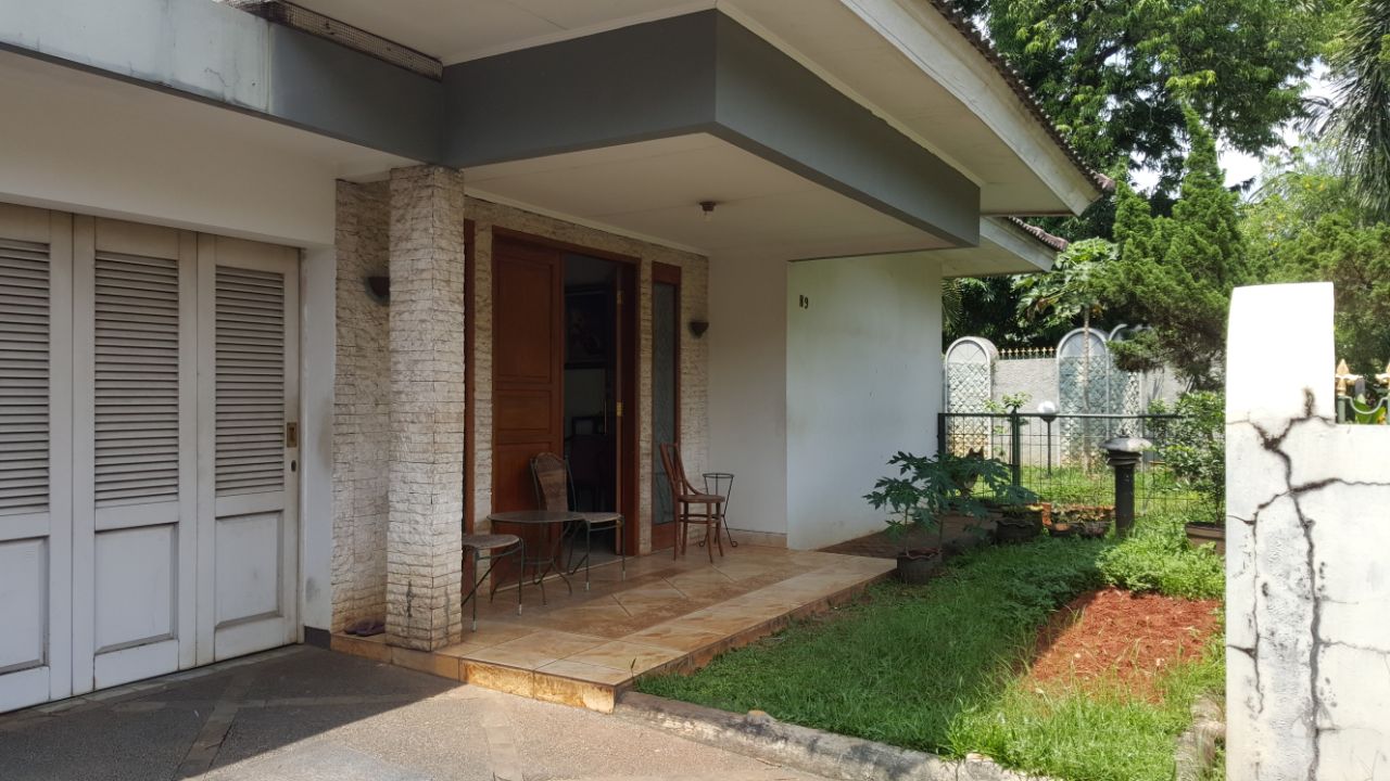 Rumah di Pejaten Barat, Dalam Komplek