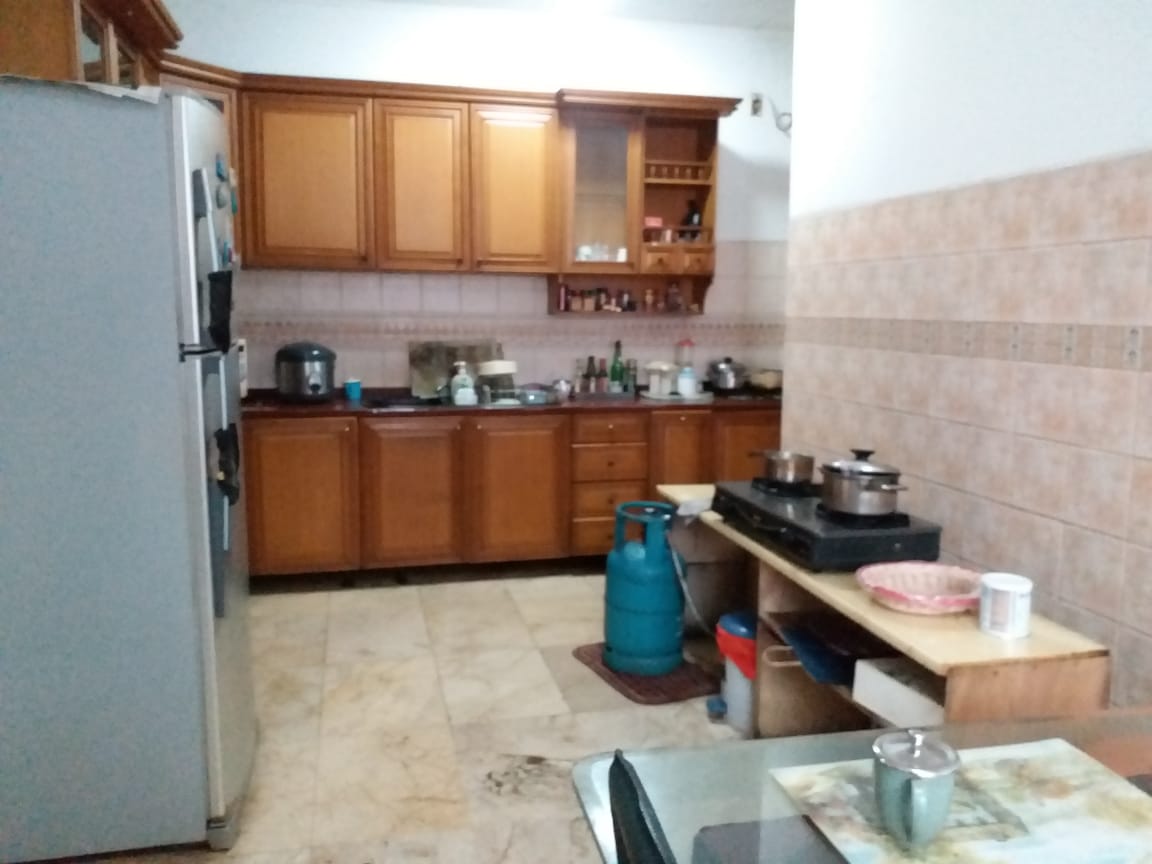 Rumah di Pejaten Barat, Dalam Komplek