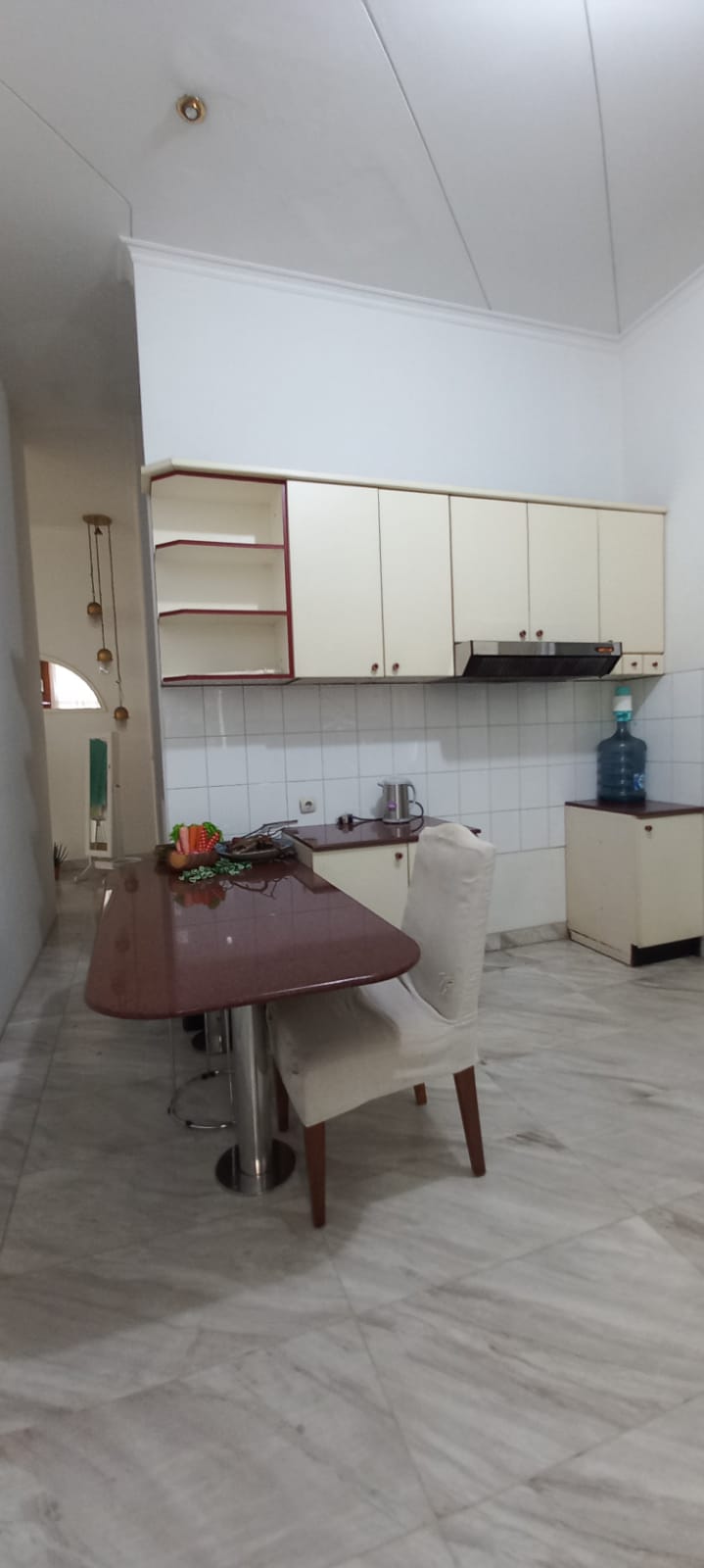 Rumah 2 Lantai di Simprug, Terusan Hang Lekir, Jalan Lebar