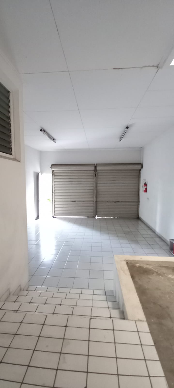 Rumah 2 Lantai di Simprug, Terusan Hang Lekir, Jalan Lebar