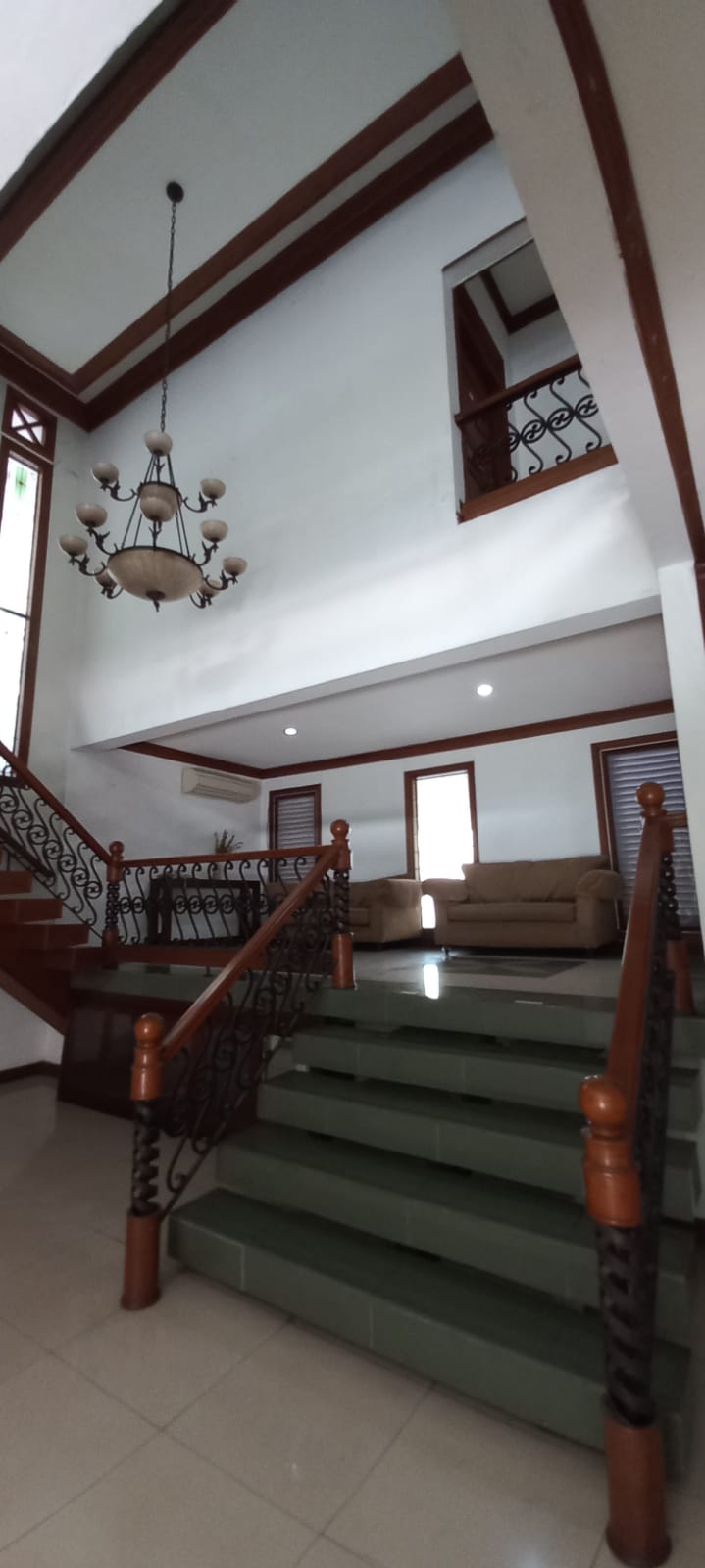 Rumah di Simprug, Jalan Besar, Dekat Senayan City