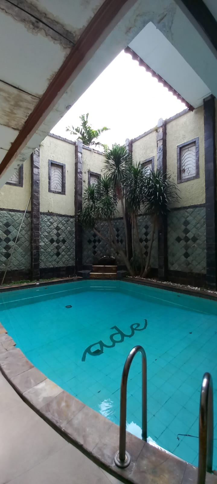 Rumah di Simprug, Jalan Besar, Dekat Senayan City