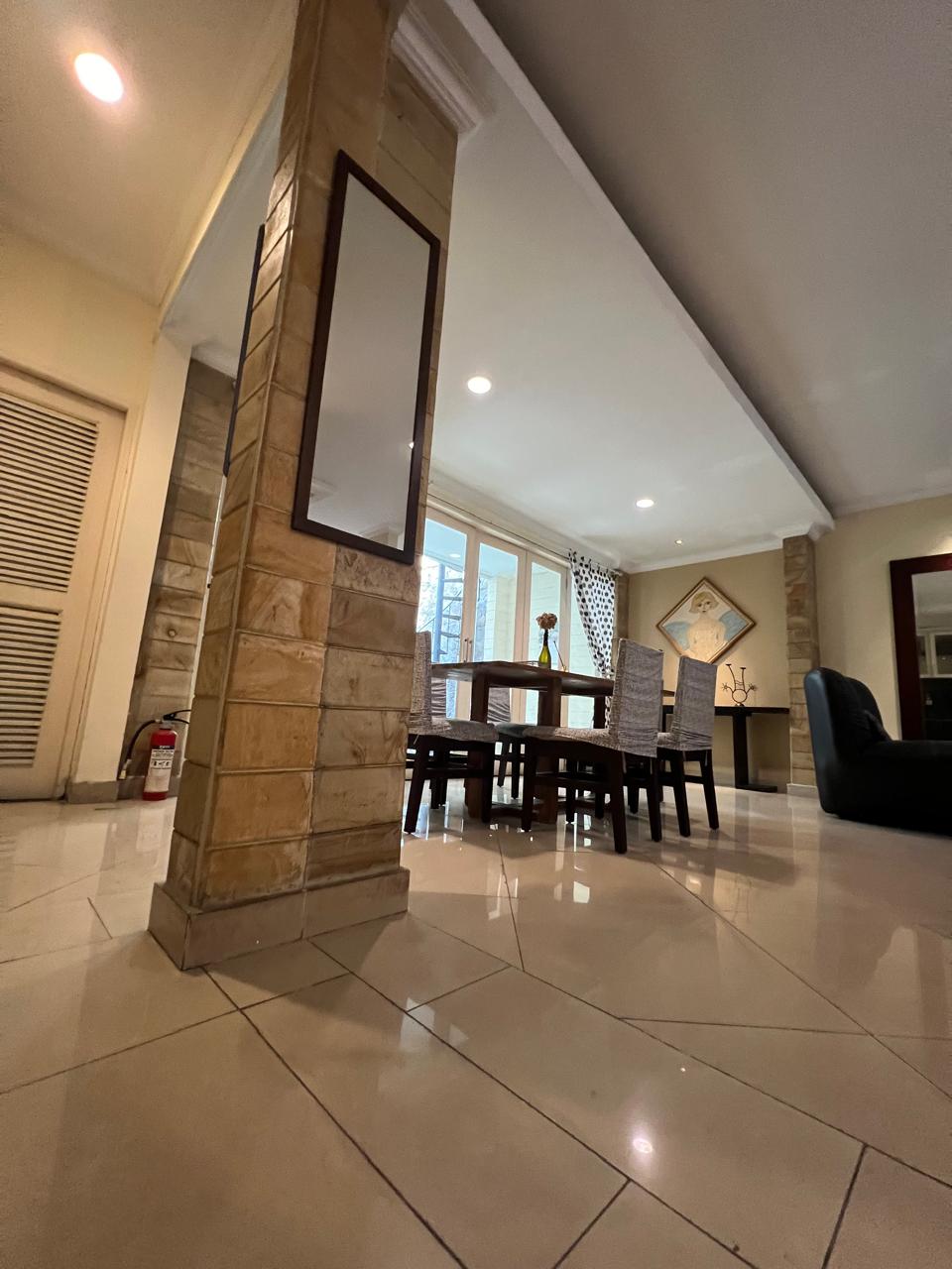 Rumah Dijual di Pondok Indah, 2 Lantai