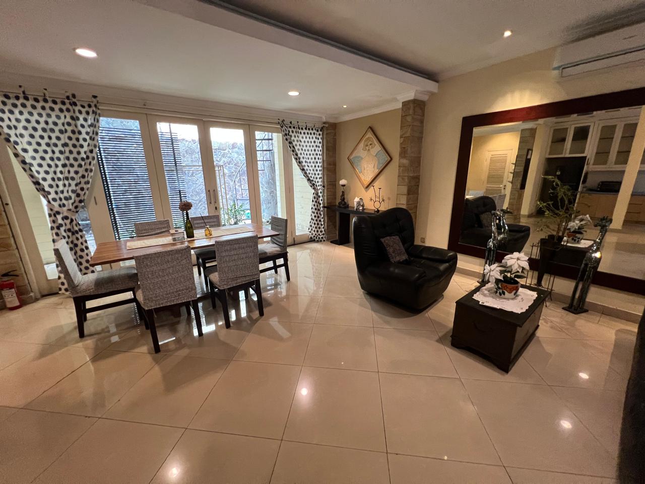 Rumah Dijual di Pondok Indah, 2 Lantai