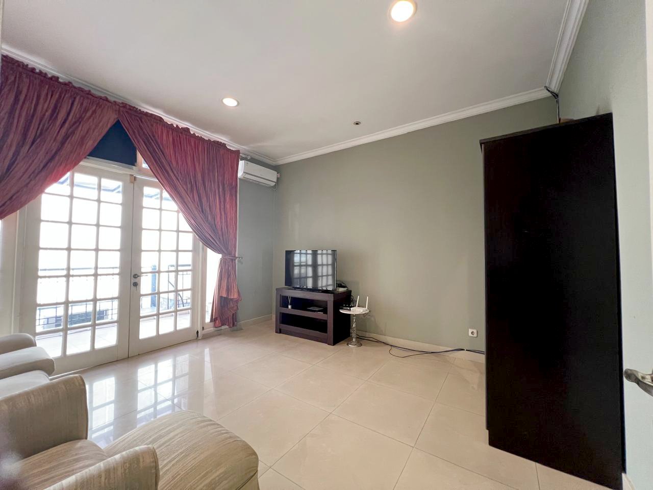 Rumah Dijual di Pondok Indah, 2 Lantai