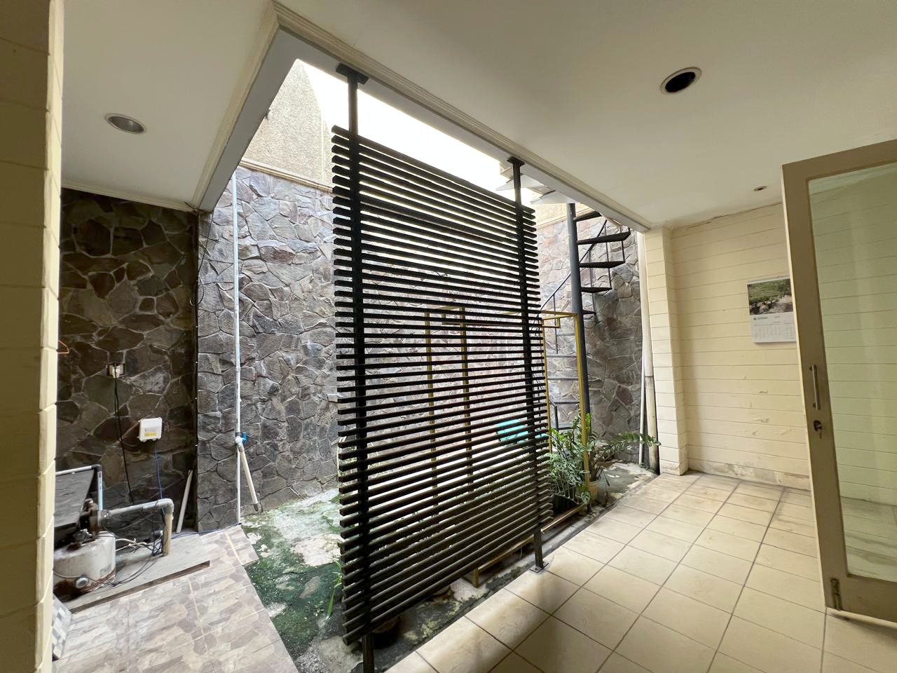 Rumah Dijual di Pondok Indah, 2 Lantai