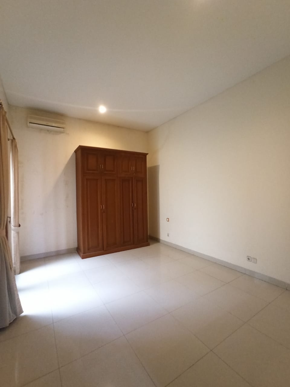 Dijual Rumah 2 Lantai di Pondok Indah