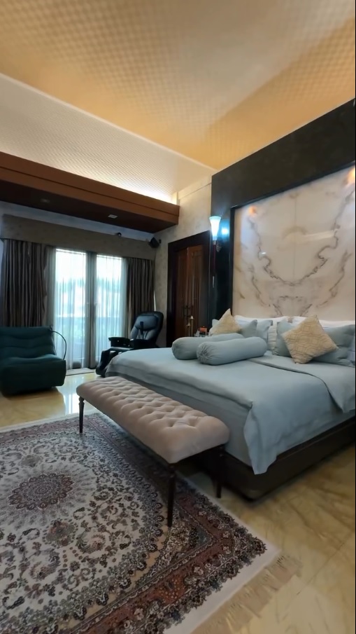 Rumah Mewah Furnised, Bernuansa Tropis Resort Bali. Ada Ruangan Fitness, Ada Pool