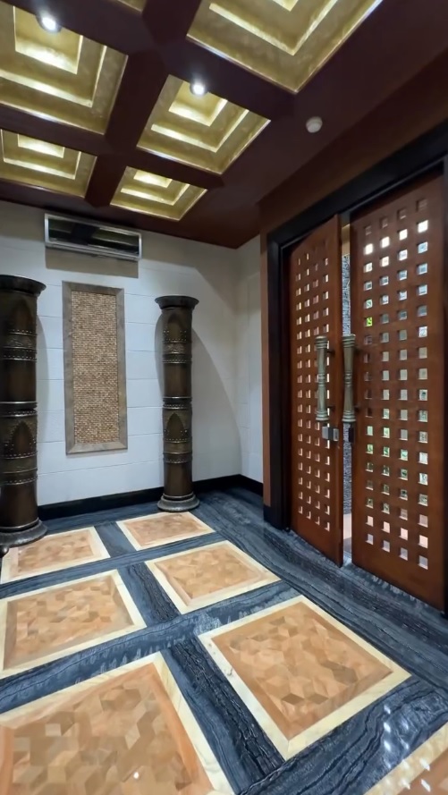 Rumah Mewah Furnised, Bernuansa Tropis Resort Bali. Ada Ruangan Fitness, Ada Pool