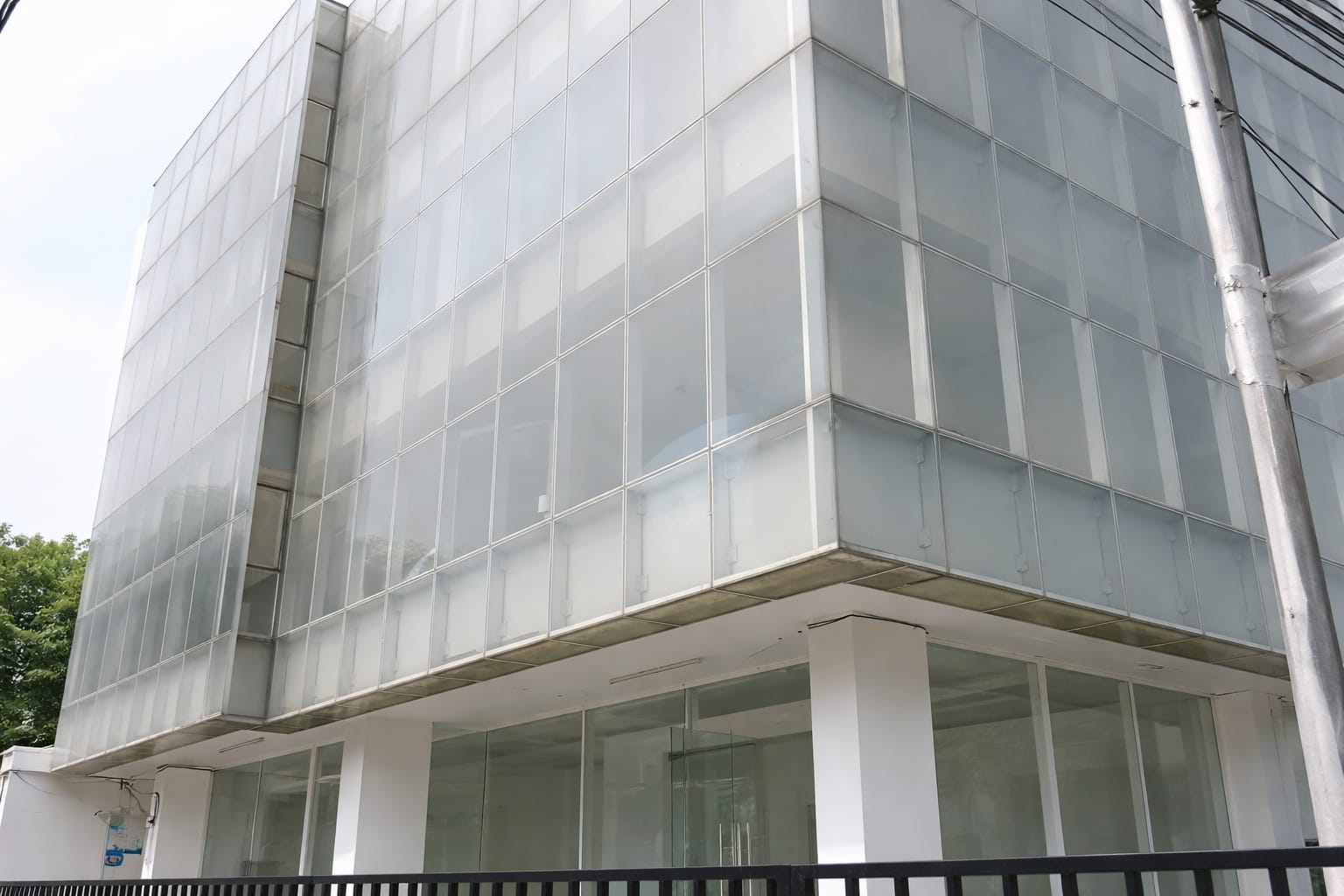 Mini Building Brand New di Area Deplu Veteran Bintaro. Ada Lift