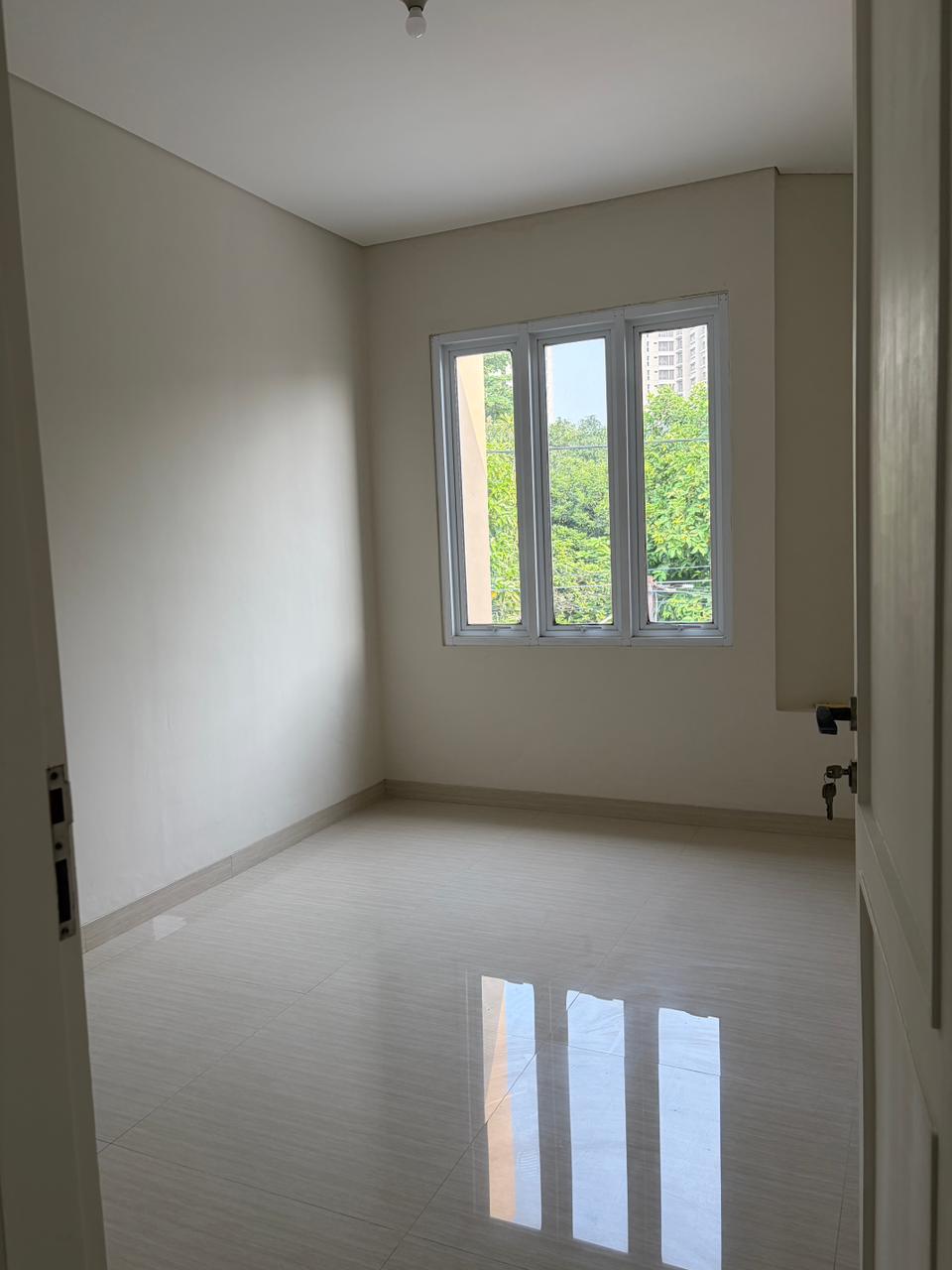 Rumah Sewa 2 Lantai Bisa Jalan Kaki ke PIM, Unfurnished