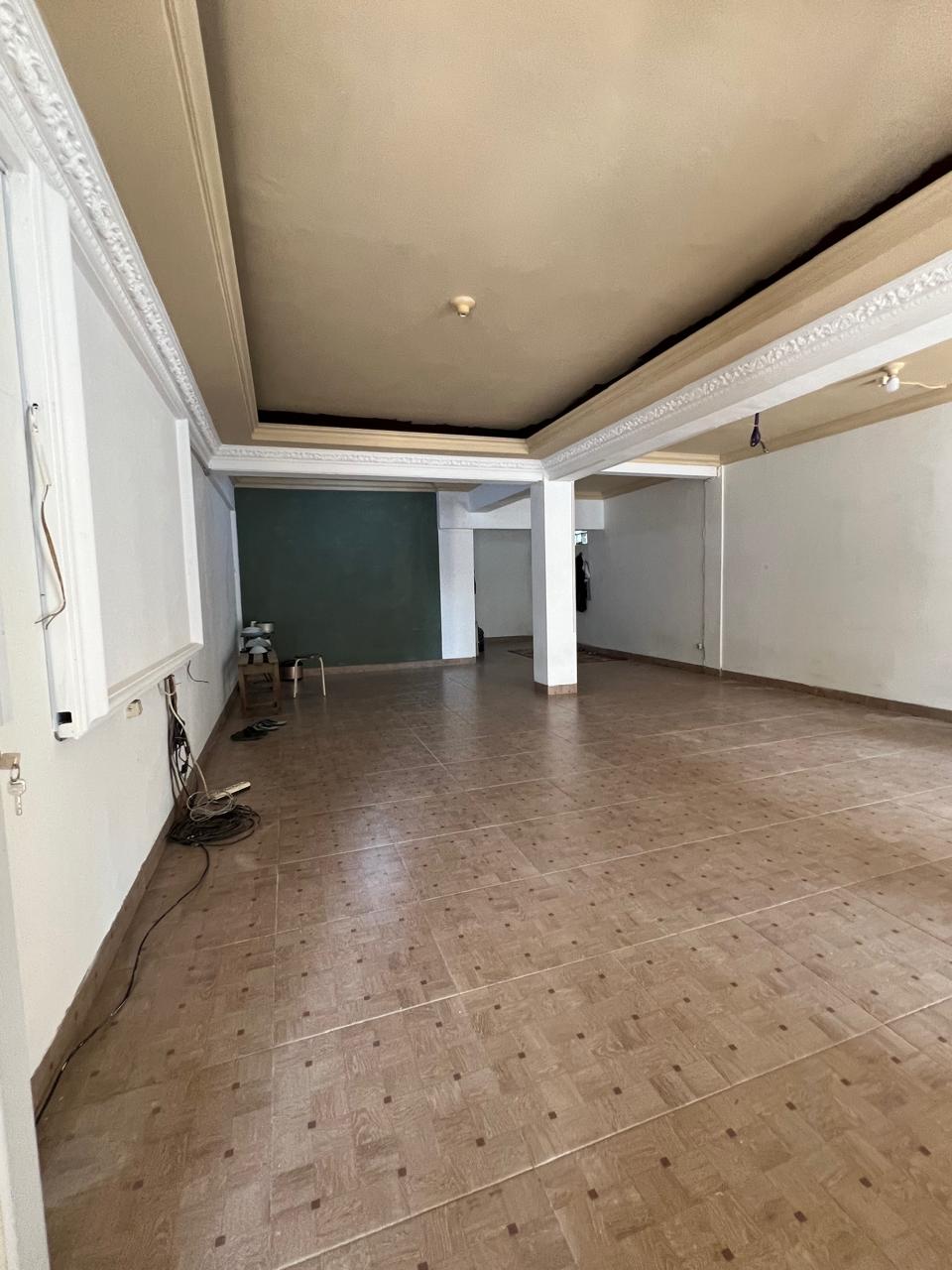 Rumah 3 Lantai di Pondok Indah, Ada Dapur Bersih dan Dapur Kotor