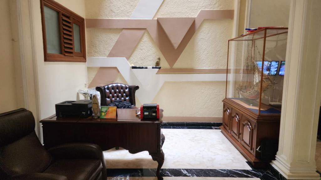 Rumah Full Furnish di Area Cipete, Ada Kolam Ikan Koi dan Lapangan Basket Mini