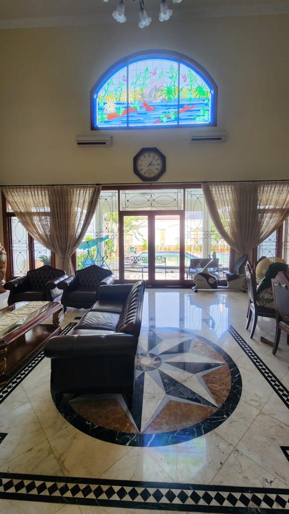 Rumah Full Furnish di Area Cipete, Ada Kolam Ikan Koi dan Lapangan Basket Mini