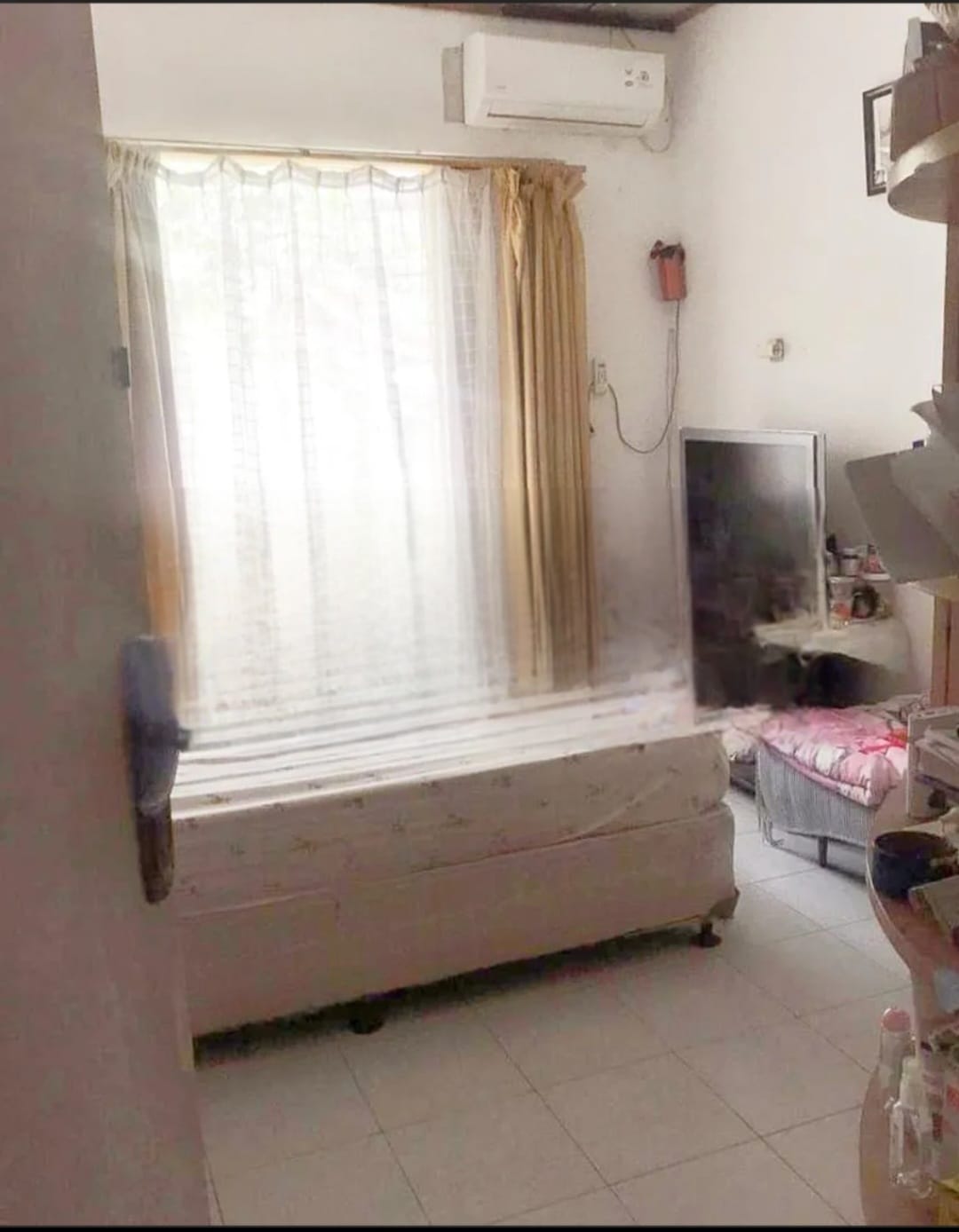 Rumah 2 Lantai di Lebak Bulus, Dalam Komplek, Jalan 2 Mobil