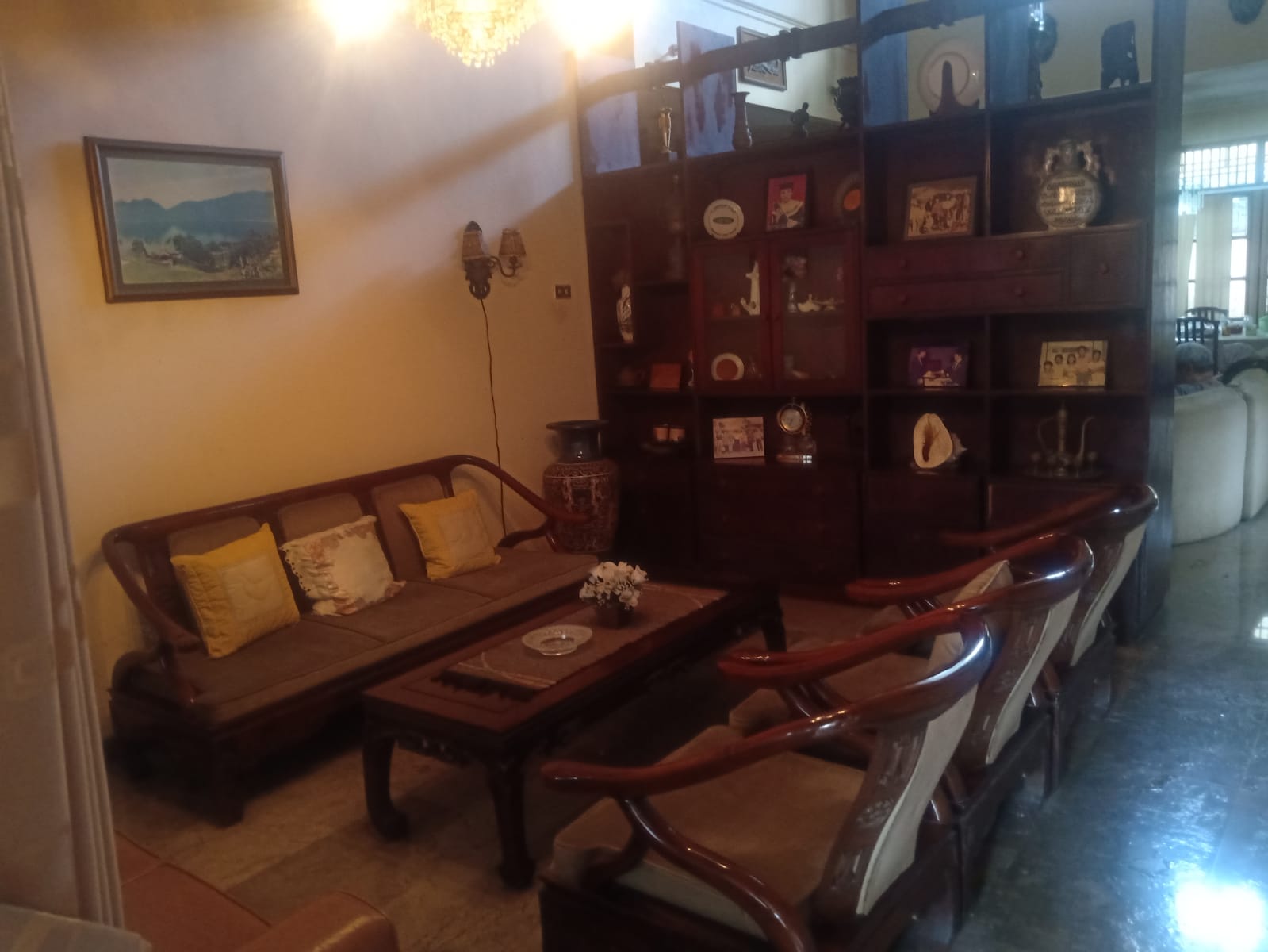 Rumah Lama di Megapolitan Cinere