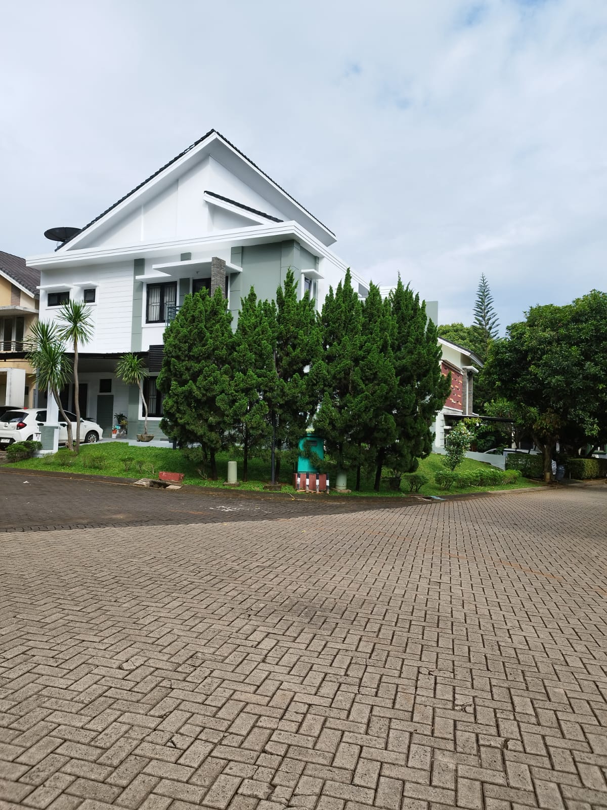 Rumah 2 Lantai di De Latinos BSD, Ada Water Heater Solahart