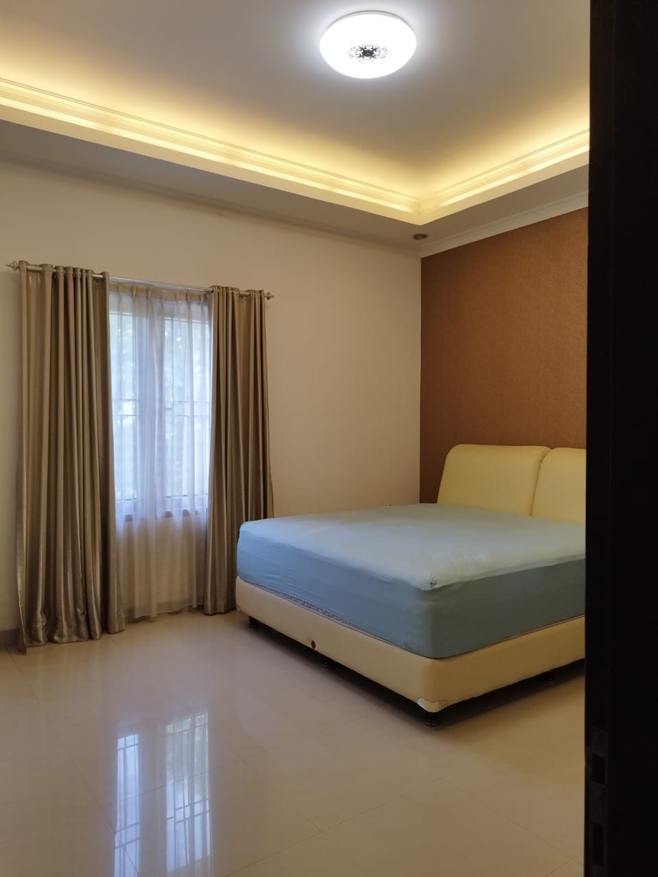 Rumah 2 Lantai di De Latinos BSD, Ada Water Heater Solahart