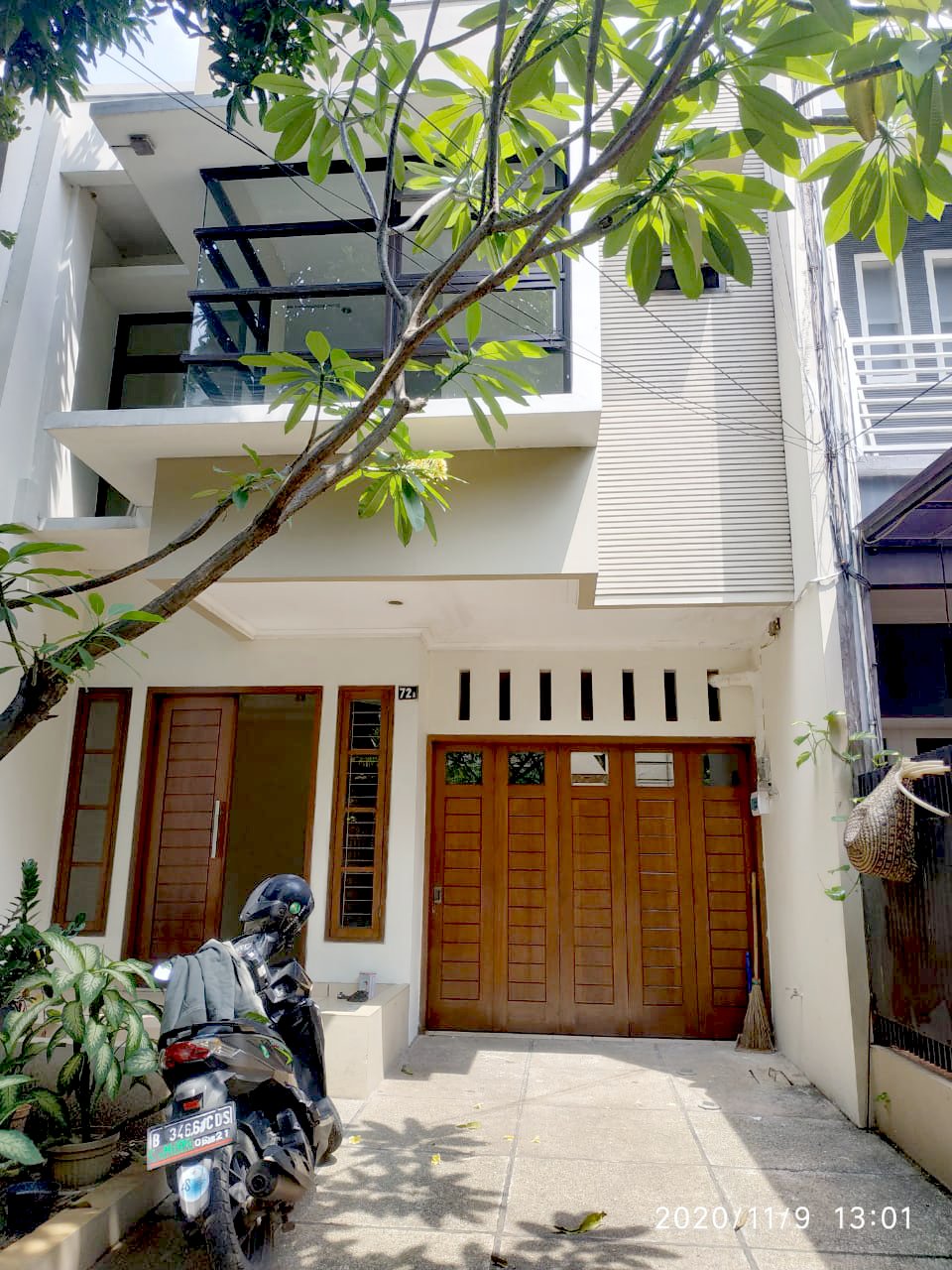 Rumah Sewa Semi Furnished Dekat Blok M, Bisa Kantor